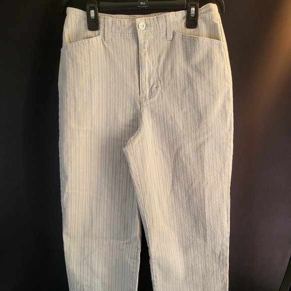 GLORIA VANDERBILT Women Size 4 Tan & White Pinstripe Capris Pants, GUC - Picture 1 of 14